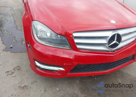 2013 Mercedes-Benz C 250 Sport из США, поврежденный, VIN WDDGF4HB4DA776499